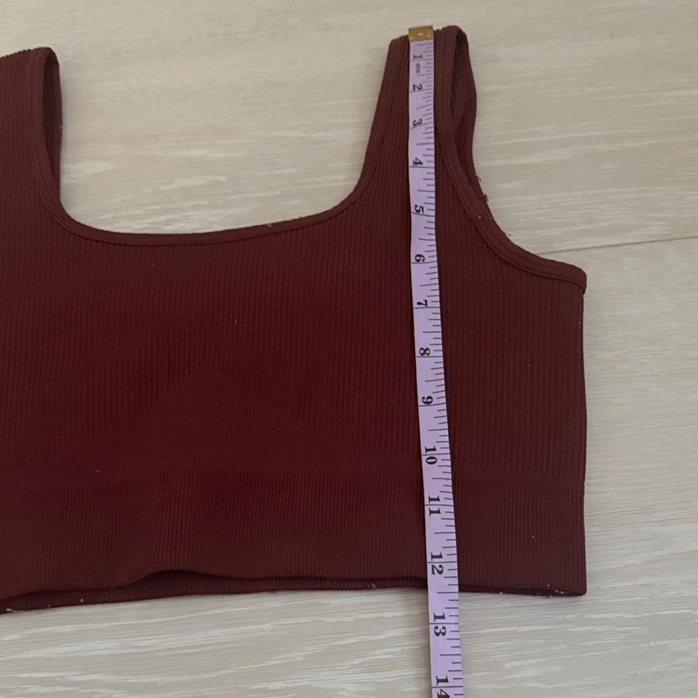 ✨ Basic Brown Ribbed Crop Top - Picture 3 of 5